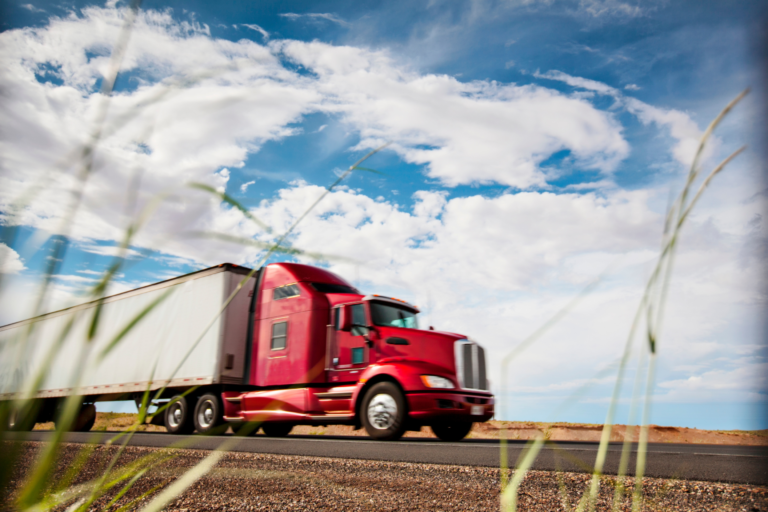 Holiday Logistics Challenges: Trucking Industry Faces Pressures and Opportunities 